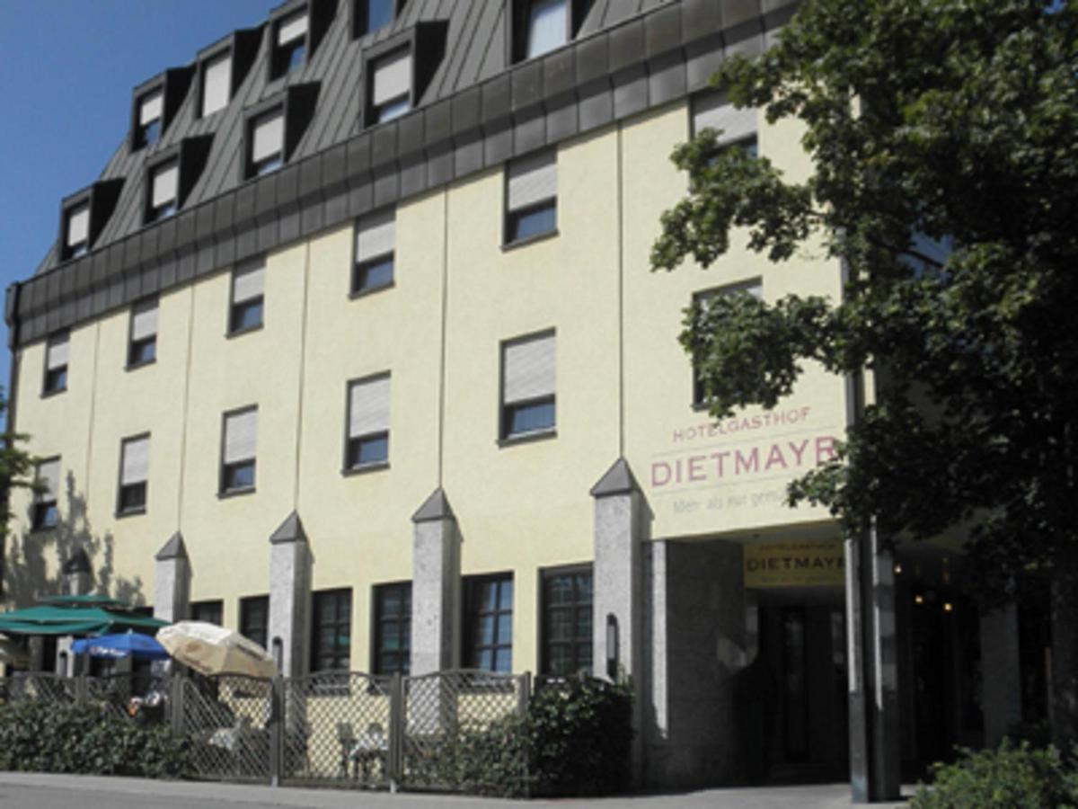 Hotel Dietmayr นอยมาร์คท์ อิน แดร์ โอเบอร์พฟัลซ์ ภายนอก รูปภาพ